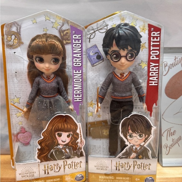 Spin Master Other - Gray and Red Harry Potter Collectible Dolls